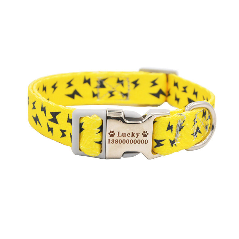 Collier personnalisé coloré avec plaque gravée
