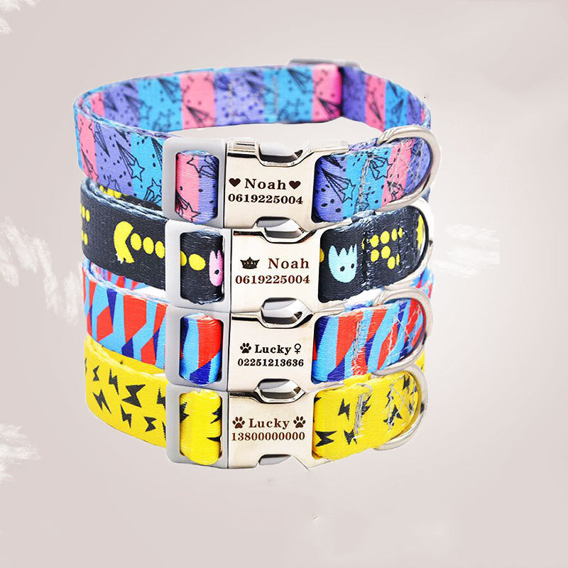 Collier personnalisé coloré avec plaque gravée