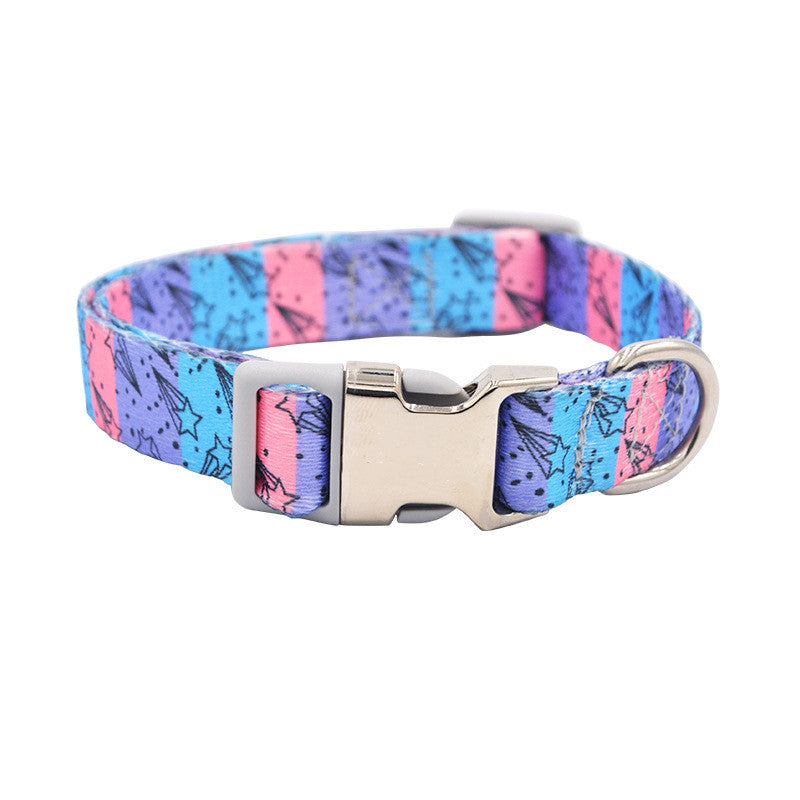 Collier personnalisé coloré avec plaque gravée