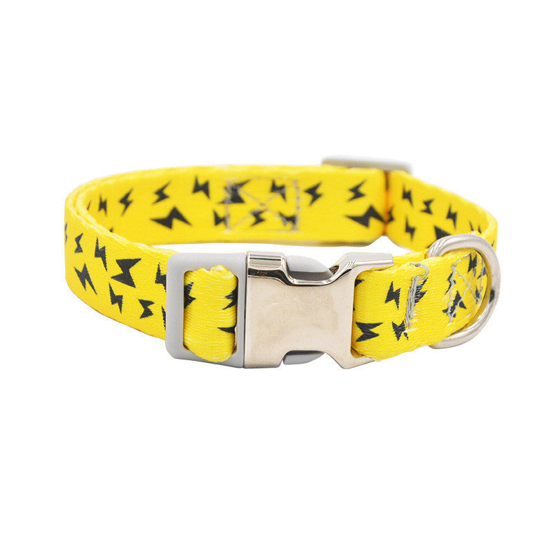 Collier personnalisé coloré avec plaque gravée