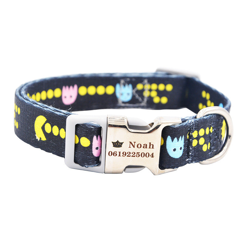 Collier personnalisé coloré avec plaque gravée