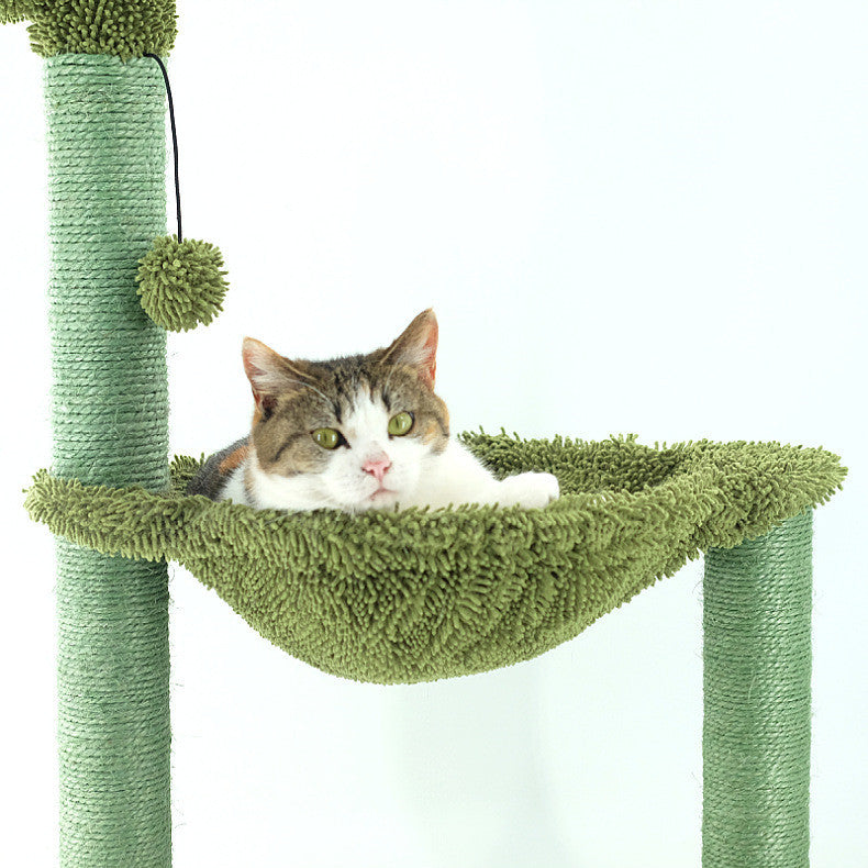 Arbre à chat cactus avec hamac