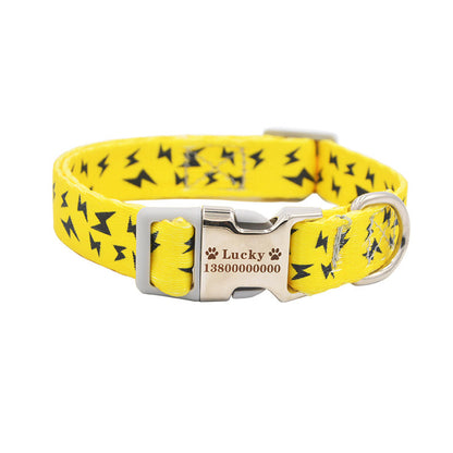 Collier personnalisé coloré avec plaque gravée