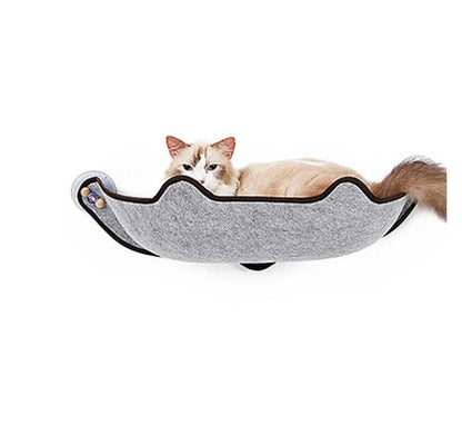 Hamac pour chat sur le rebord de la fenêtre